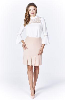 Elegancka bluzka z koronkowymi wstawkami